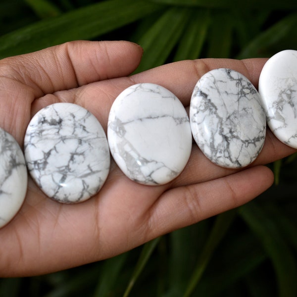 One (1) Howlite Worry Stone for crystal healing - Pocket Palm Stone - Thumb Stone Crystal Energy for Stress Relief - Thoughtful Relief Gift