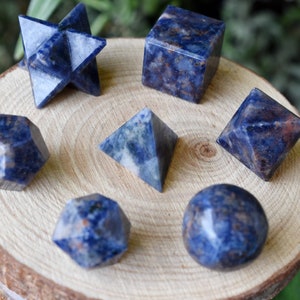 7 pcs Sodalite Platonic Solids Sacred Geometric Set Crystal Geometry Set for Crystal Healing Education Purpose, Thoughtful Spiritual Gift