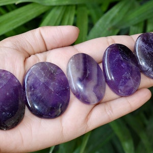 One (1) Amethyst Worry Stone for crystal healing - Pocket Palm Stone - Thumb Stone - WS-AME