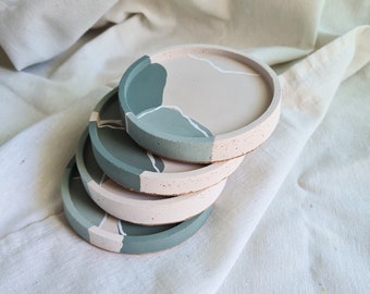 Round Concrete Coaster- Set of 4 -Sage Green Abstract design| Small Tray|Decorative Coaster|Candle Holder|Sand color concrete| Mid Century