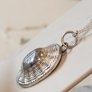 WOVEN BASKET .999 fine silver pendant