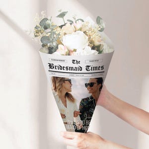 ブライズメイドプロポーズ新聞 メイドオブオナー新聞 フラワーラップニュースプリント パーソナライズされたブライズメイドギフト 独身女性新聞 Canvaプリント