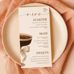 O amor está se formando, cardápio para chá de panela com tema de café, modelo de cardápio para chá de panela, modelo para impressão, cardápio para brunch, chá de panela, Canva, faça você mesmo