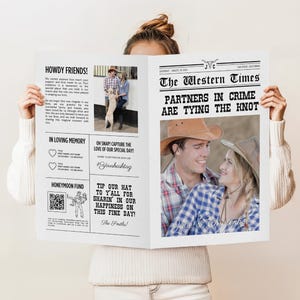 Op de afbeelding: Een huwelijksaankondiging in de stijl van een oude krant. De kop luidt "Partners in Crime Are Tying the Knot". De aankondiging bevat een foto van het paar, een QR-code voor een huwelijksreisfonds en een bericht waarin gasten worden gevraagd hun hoed te trekken voor het gelukkige paar.