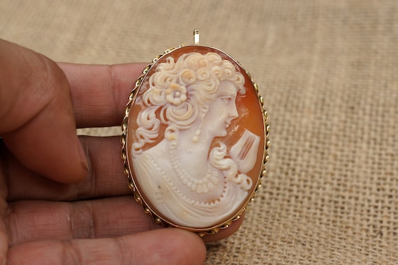 Cameo Brooch | Vintage Victorian | 14k Yellow Gol… - image 1