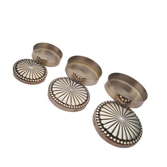 Set of three round silver boxes with exquisite pu… - image 3