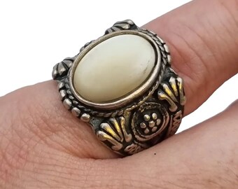 Mother pearl silver ring, mother pearl jewelry, Bohemian ring, vintage rings for women, boho rings for women, Antique & vintage jewelry.
