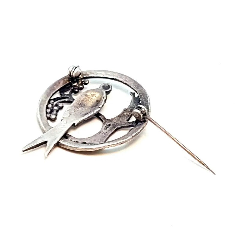 Silver parrot, Silver brooch with marcasites. Circa 1950. Ideal for gift. Antique & vintage jewelry. image 6