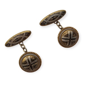 Damascene cufflinks, Toledo gold, vintage accessories, Gifts for men or women collectors, Circa 1940. Antique and vintage jewelry.