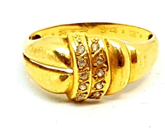 Vintage gold ring. 18 kt gold ring. Circa 1950. Size 9 3/4 USA..Antique & vintage jewelry.