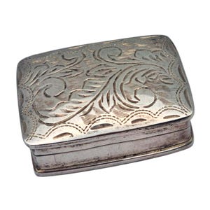Boîte rectangulaire en argent 925, gravée à la main, pilulier vintage, vers 1990, cadeaux rétro, bijoux anciens et vintage.