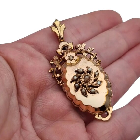 Victorian Medallion Pendant, vintage gold floral … - image 4