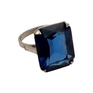 Late Art Deco French silver ring with rectangular faceted blue stone, 1950s, Gifts for collectors, Antique and Vintage jewelry.