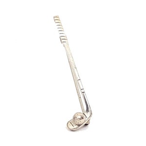 Pin or Needle. Silver Golf Club. Circa 1980.Antique & vintage jewelry.