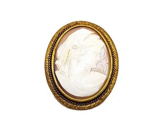 Cameo brooch victorian, Carved shell cameo, Cameo brooch in carved shell. Brooch. SXX. Antique Jewelry.Antique & vintage jewelry.