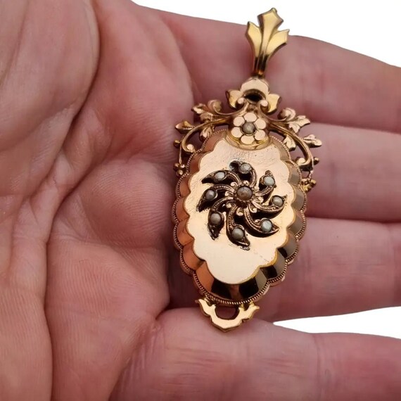 Victorian Medallion Pendant, vintage gold floral … - image 8