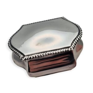 An English Edwardian style 1919 polygonal sterling silver collector&#39;s box, Ideal gift for an engagement ring , Antique and Vintage jewelry.