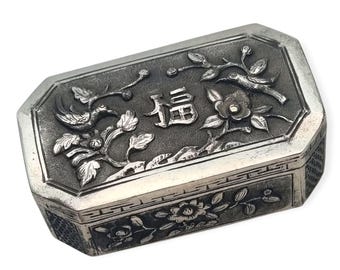 Antique Chinese silver engraved box, Qing export style with oriental seal, Retro gifts for collectors, Antique and Vintage jewelry.