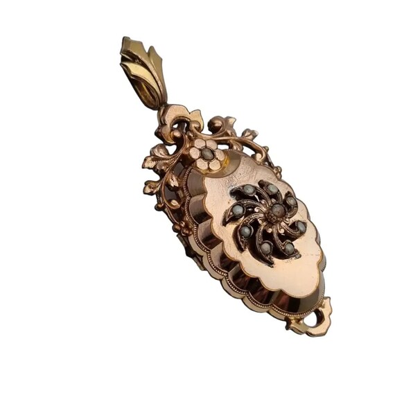 Victorian Medallion Pendant, vintage gold floral … - image 3
