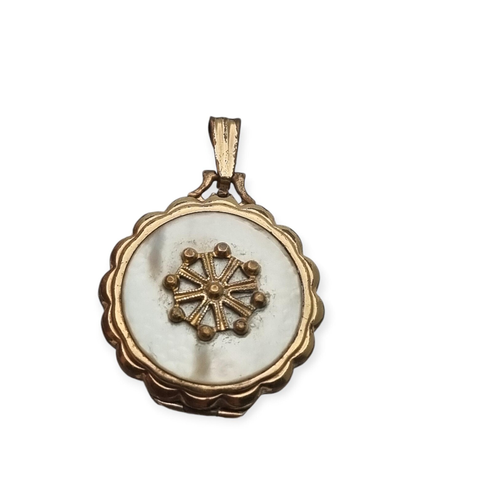 Retro Gold Rudder Vintage Gold Plated Brass Mother of Pearl Round Locket With Rudder ...