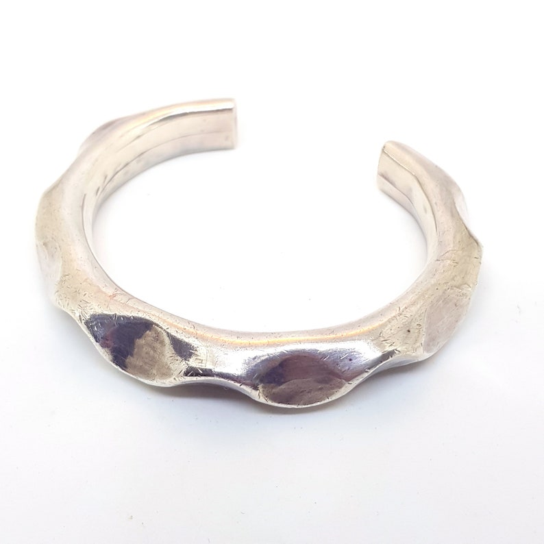 Jewel gift. Antique /& vintage jewelry Circa 1980 Silver bracelet rigid