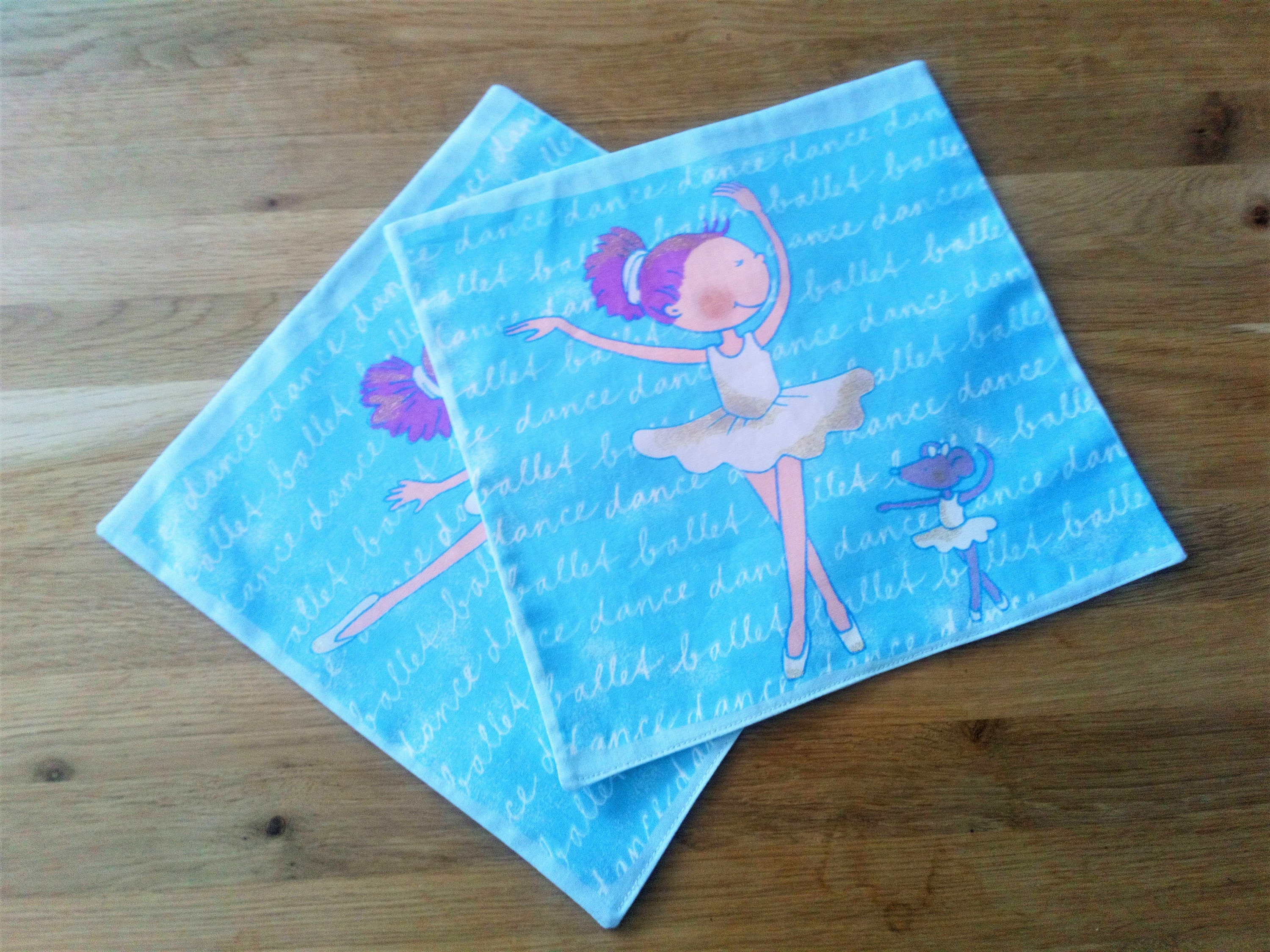 Lot de Deux Serviettes Table Enfant Danseuse Étoile