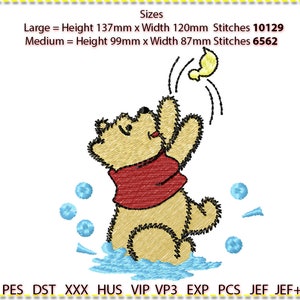 Può includere: Un ricamo di Winnie the Pooh che raggiunge un'anatra gialla. Il disegno include bolle blu ed è disponibile in due dimensioni: grande (137 mm x 120 mm, 10129 punti) e media (99 mm x 87 mm, 6562 punti).