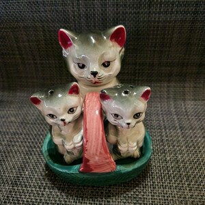 Vintage Cat Cruet Set 1950s Ceramic Kitten Salt Pepper Shakers Mustard Pot Basket Stand Marutomo Ware Style Japan Kitsch Kitchen