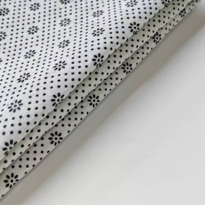 Tessuto antiscivolo per tappeti tuftati, tessuto di supporto antiscivolo bianco di alta qualità, perfetto per progetti fai da te di tappeti (larghezza 1,5 m/1,8 m)