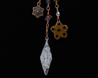 Handgeblazen glas en gesneden stenen charme ketting