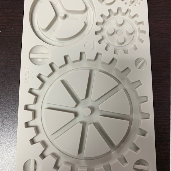 Prima Mould Imaginarium Finnabair "Large Gears"  - Vintage Art Decor silicon mold Food safe 968939