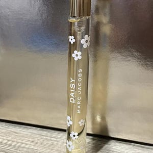 Marc Jacobs Daisy Eau de Toilette Pen Spray 0.33 oz/ 10 ml