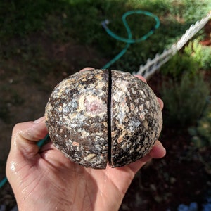 Pre-scored crack your own geode