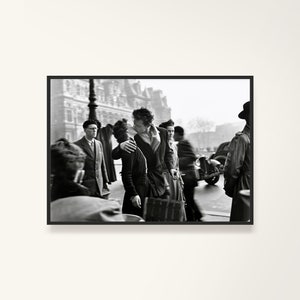 Kiss by the Hôtel De Ville | Robert Doisneau Photography | French paris poster | Digital Download