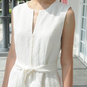 Abito classico in lino, scollo a V, lino senza maniche, abbigliamento da donna, abito midi in lino, abito da sposa, abito bianco, abito elegante, EP-D656