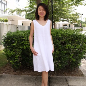 Linen Dress /women&#39;s clothing/Summer Dress/ Linen tunic/Swing dress/ Sleeveless Linen Dress / V Neckline/White dress/Women&#39;s dress/