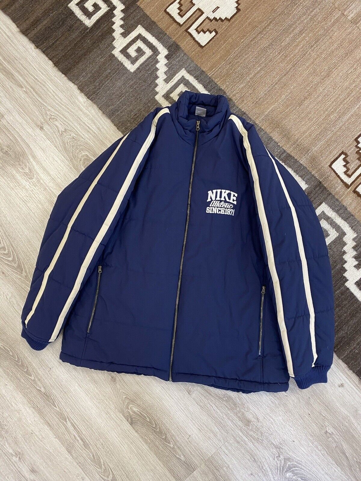 Nike 00s Vintage Men's Navy Blue Chest Logo Puffer Winter Nike 00s Vintage Men's Navy Blue Chest Logo Puffer Winter