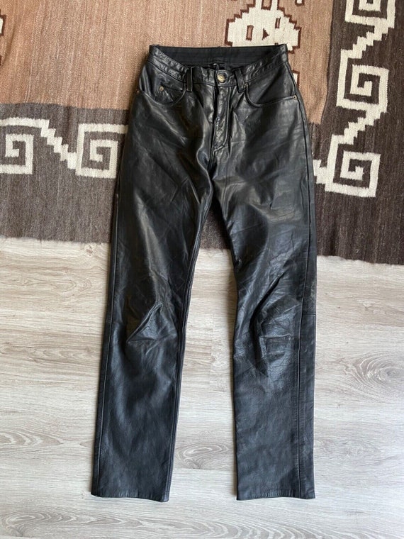 Un ensemble jean et pantalon moto à moins de 90 euros
