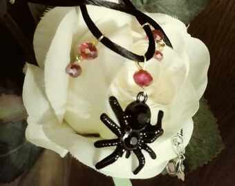 Black spider necklace