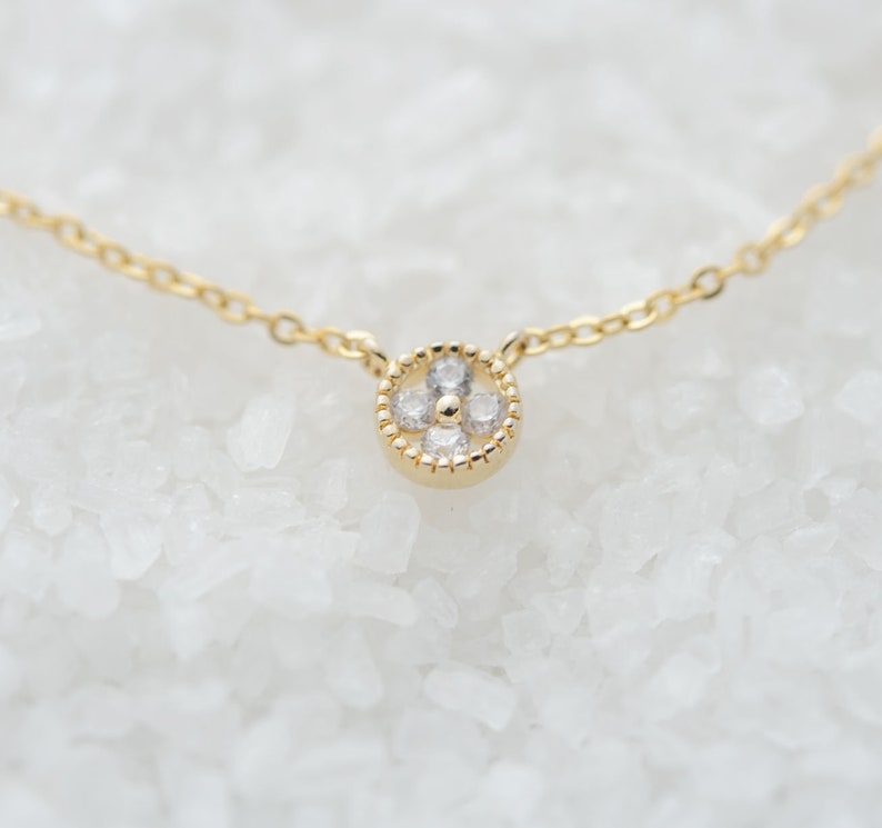 Dainty Choker Crystal Flower Choker Minimalistic Necklace Minimalistic Jewelry Dainty Layering Choker Gold Flower Necklace Chain Choker