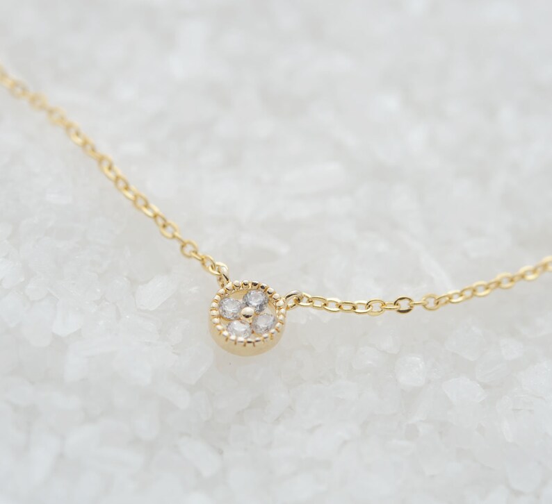 Dainty Choker Crystal Flower Choker Minimalistic Necklace Minimalistic Jewelry Dainty Layering Choker Gold Flower Necklace Chain Choker
