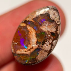 Purple + Rainbow, Cantera Opal, AAA Grade Quality Collection, 19x12x8 mm 13.10 carats.