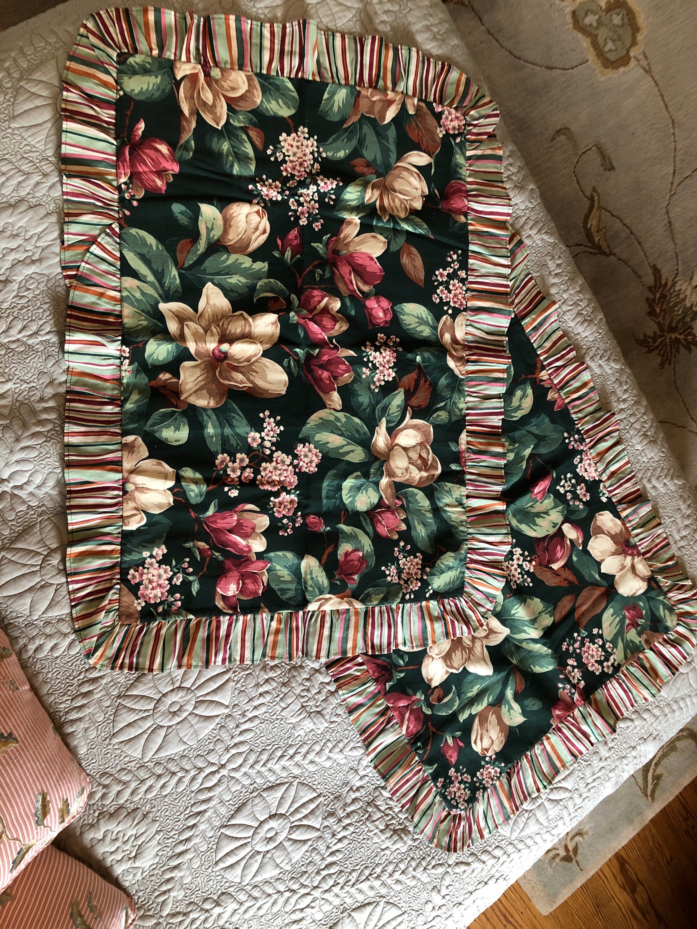 Laura Ashley Home - Jupe de lit à volants en coton, style