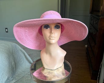 Vintage hoed, strohoed, vintage, fotohoed, hoed uit de jaren 40, kerkhoed, hoed uit de jaren 40, vintage hoed uit de jaren 40, vintage zonnehoed, hoed met brede rand, roze hoed