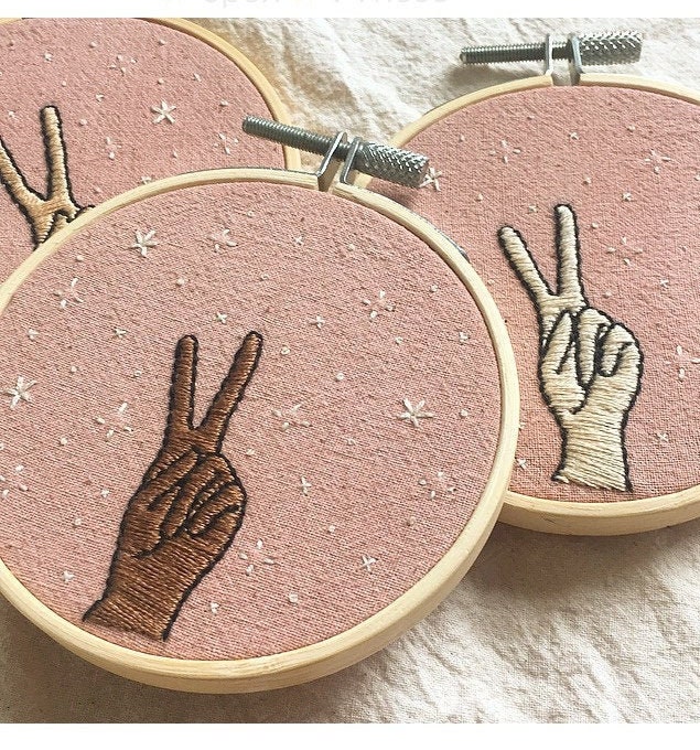 Signe de Paix Broderie Art Cerceau/Décoration Intérieure Mural Brodé à La Main Mini Tenture Murale T