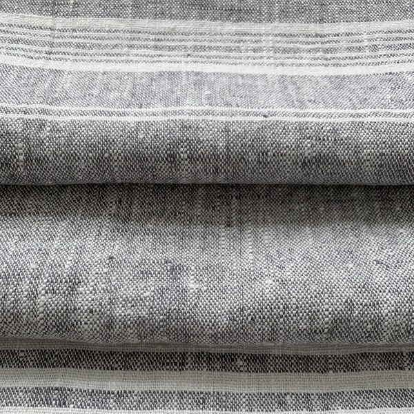 Tissu lin rayé épais au mètre ou au mètre en gris, graphite. 260 gr / m2, largeur 140cm. Tissu en lin pour coussins décoratifs, rideaux