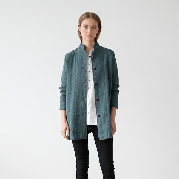 Veste en lin épais en vert balsam. Veste en lin lavé pour femme avec poches et boutons. Manteau en lin certifié lin européen pour femme