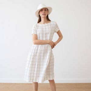 Loose Dress with Short Sleeves and Pockets. Washed and soft linen dress. Summer Linen Dress. White with Large check navy.