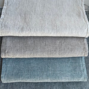 Washed Linen fabric by the yard or meter. Width 275cm / 108. Linen fabric for bedlinen, curtains and table linen. Rhomb Weave image 4