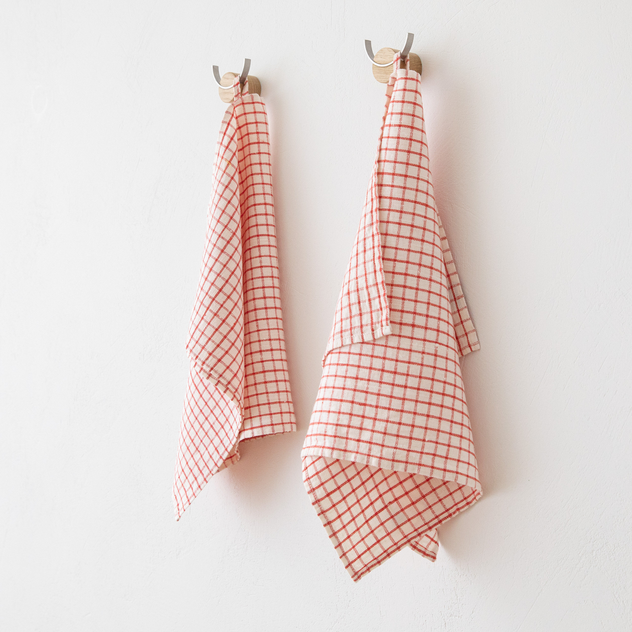 Washed linen Gingham Tea Towel Set, Linen Kitchen Towels White Red Check.  Pure linen dish towel, dishcloth. Christmas gifts. Kitchen linen